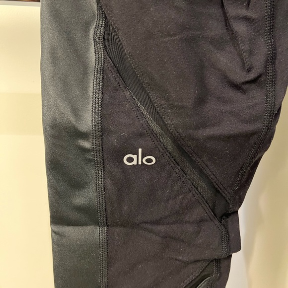 Alo yoga epic mesh activewear leggings (black, size S) - Picture 5 of 6